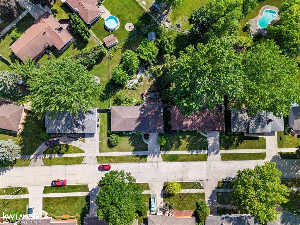 Clinton Twp, MI 48036,23702 Fenton Street