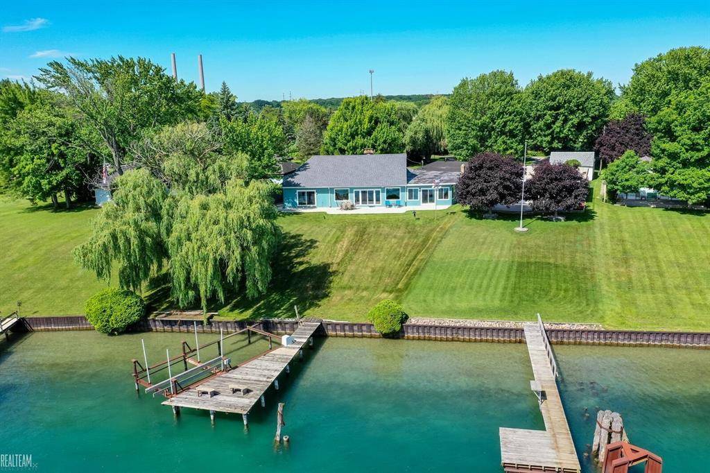 4045 River Road, East China Twp, MI 48045