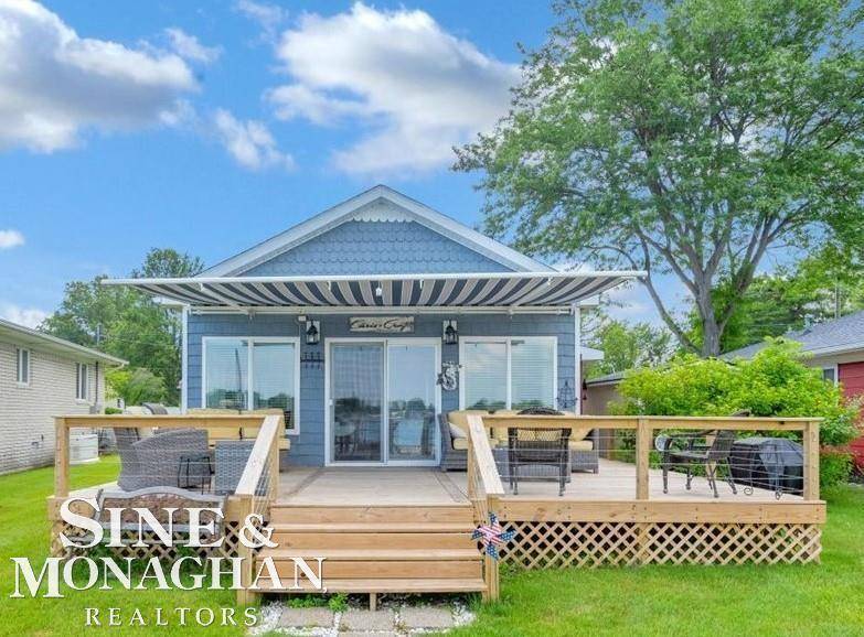 8669 River Road, Cottrellville Twp, MI 48039