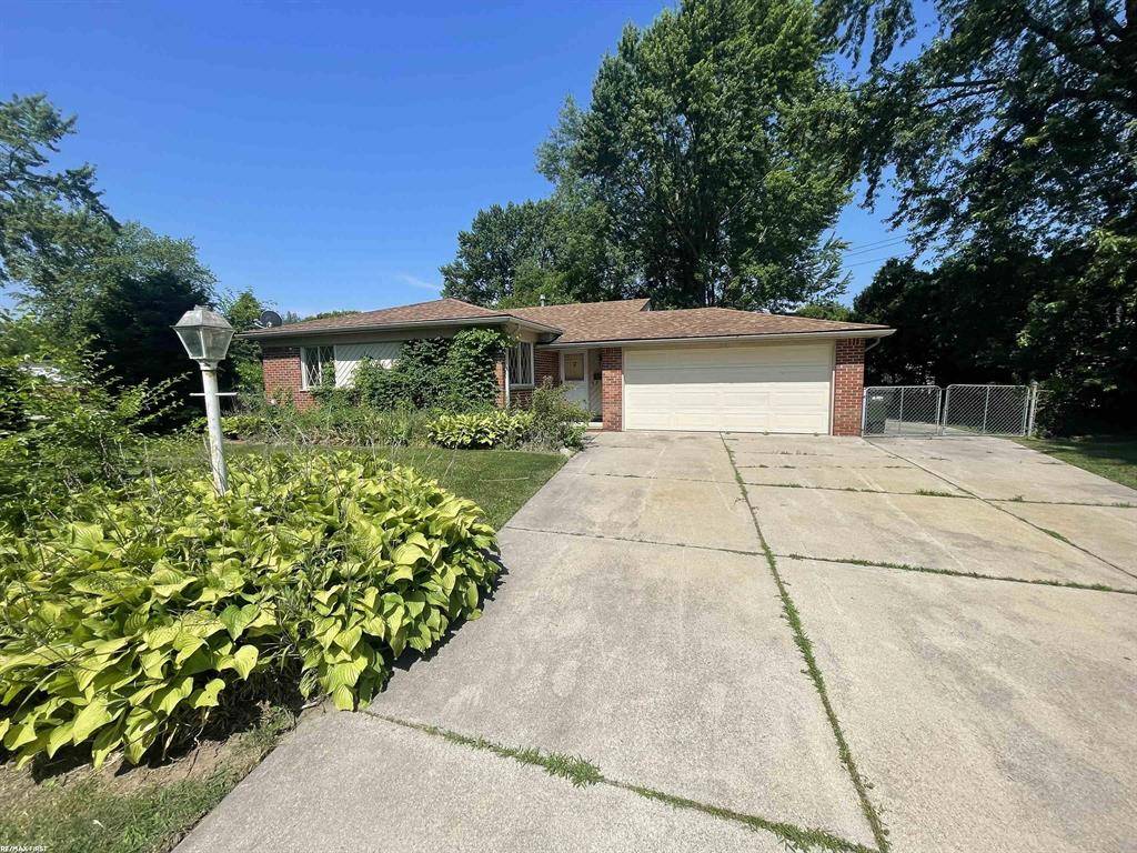 11261 Alwardt Drive, Sterling Heights, MI 48313