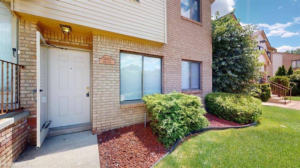 Clinton Twp, MI 48060,24102 Avon Lane
