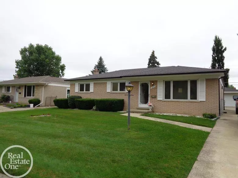 13033 Plumbrook Road, Sterling Heights, MI 48312