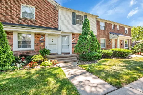 St. Clair Shores, MI 48080,22956 Gary Lane