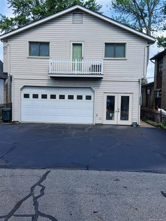 2050 Willow Beach Street, Keego Harbor, MI 48320
