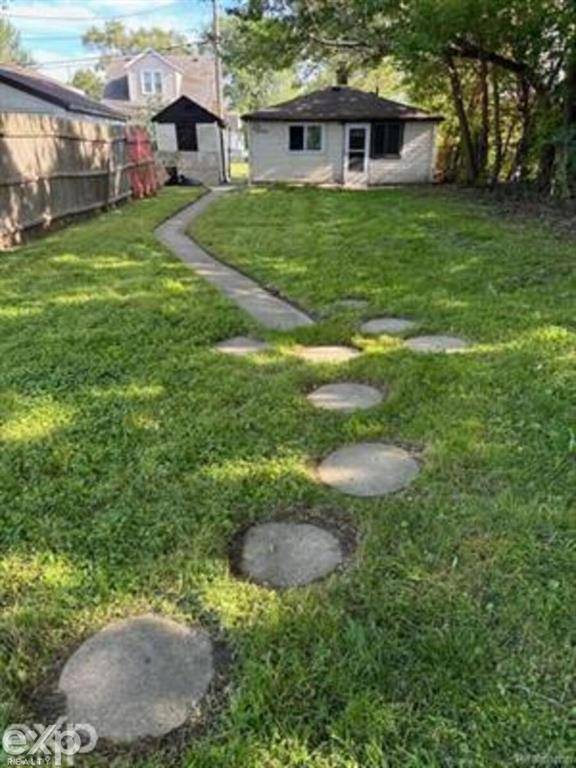 13388 Vernon Avenue, Warren, MI 48089
