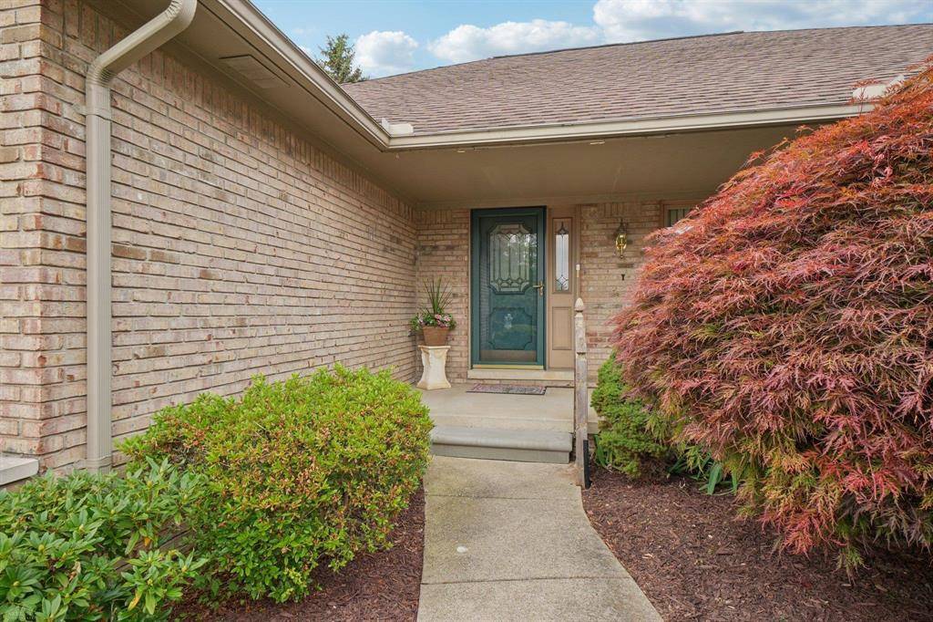 Sterling Heights, MI 48314,41599 Red Oak Drive