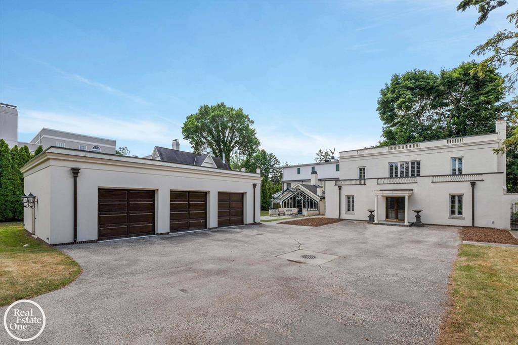 Grosse Pointe, MI 48230,277 Lincoln Road
