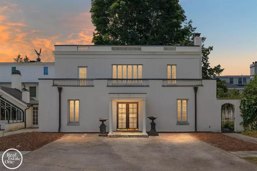277 Lincoln Road, Grosse Pointe, MI 48230