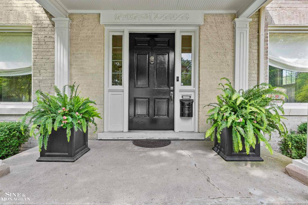 Grosse Pointe Park, MI 48230,1035 Yorkshire Road