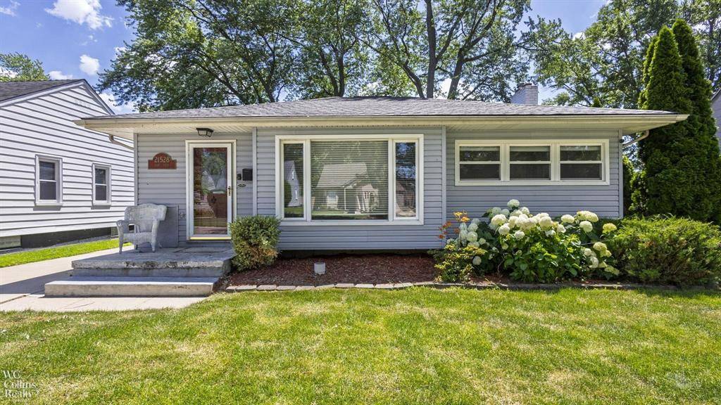 21528 Lakeview Street, St. Clair Shores, MI 48080