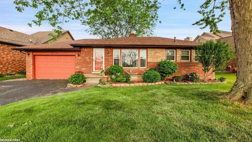 38156 Huron Pointe Drive, Harrison Twp, MI 48045