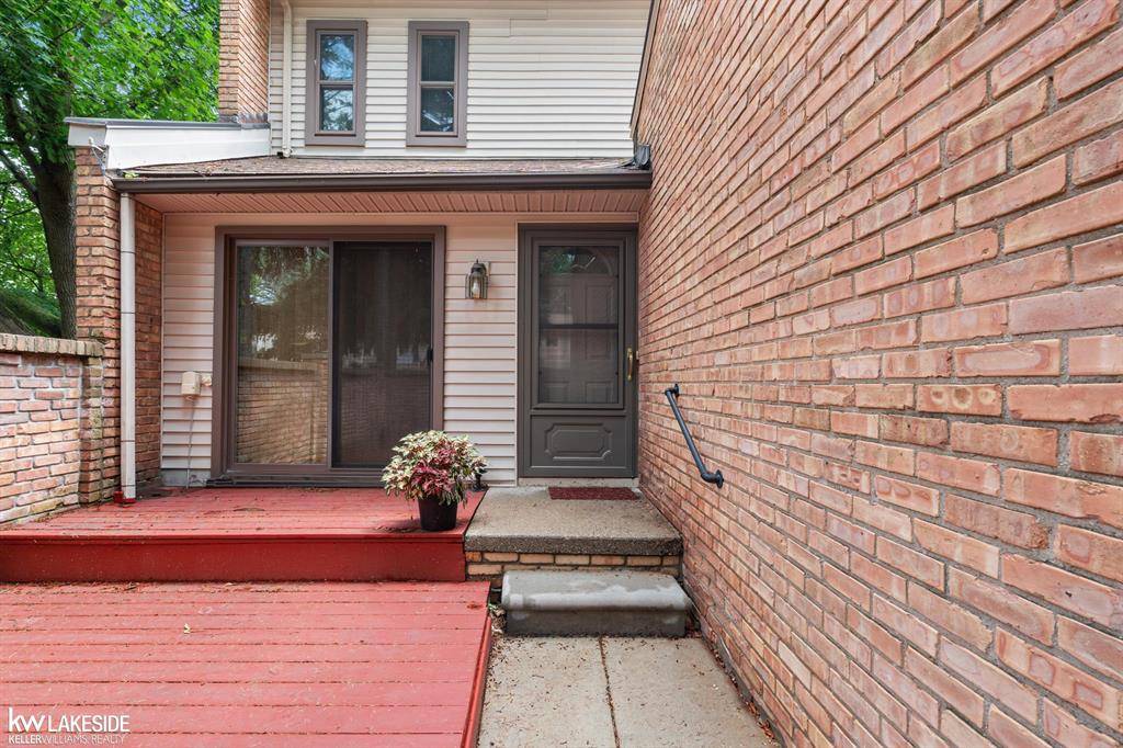 368 Willow Grove Lane, Rochester Hills, MI 48307