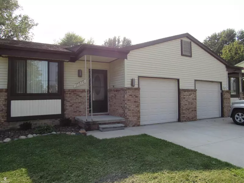 27060 Campau Lane, Harrison Twp, MI 48045