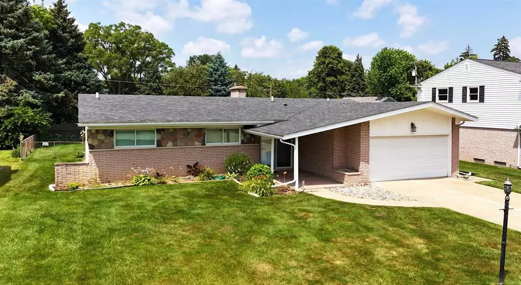 36819 Maas Drive, Sterling Heights, MI 48312