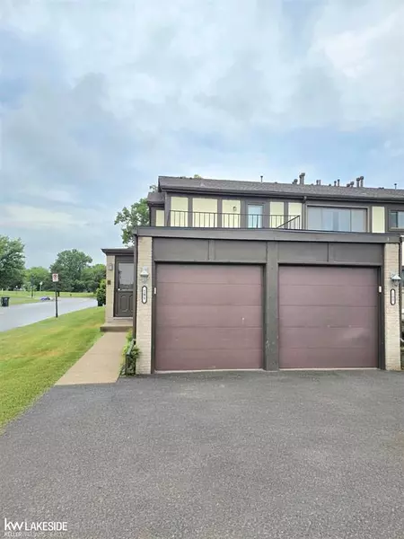 101 Country Club Drive, St. Clair Shores, MI 48082