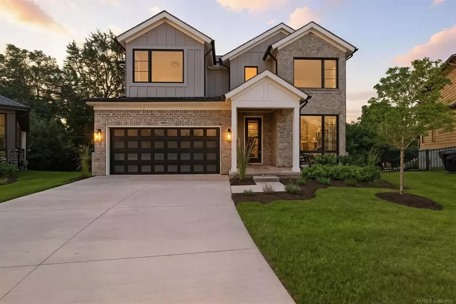 54695 Camden Court, Shelby Twp, MI 48316