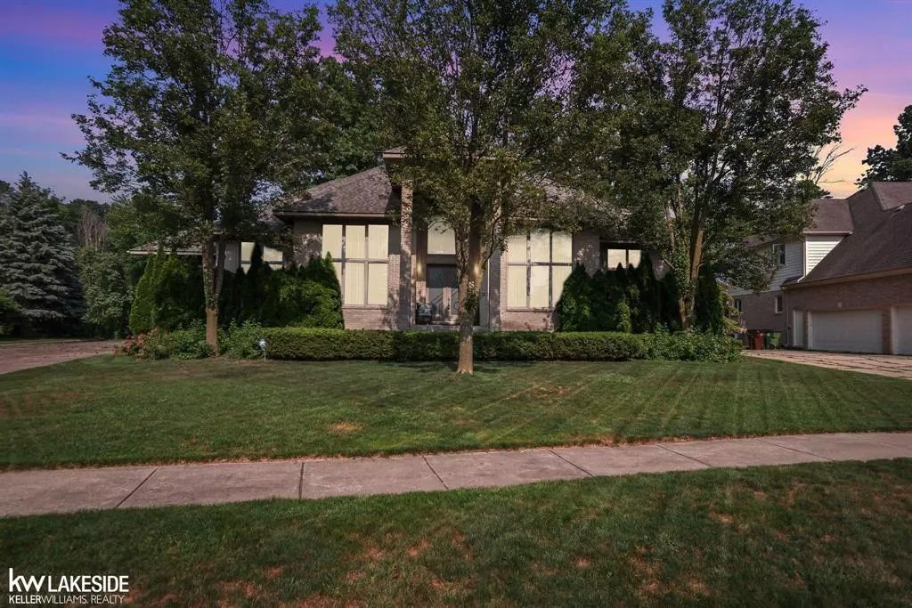 Shelby Twp, MI 48316,55766 Apple Lane