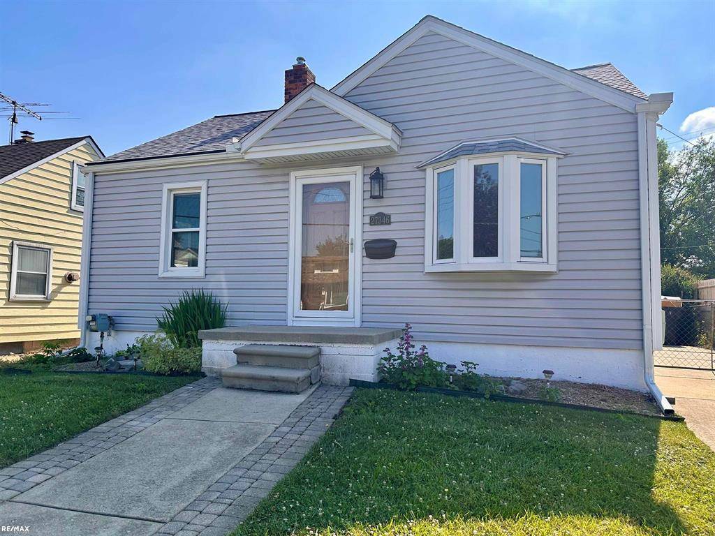 27346 Pinehurst Street, Roseville, MI 48066