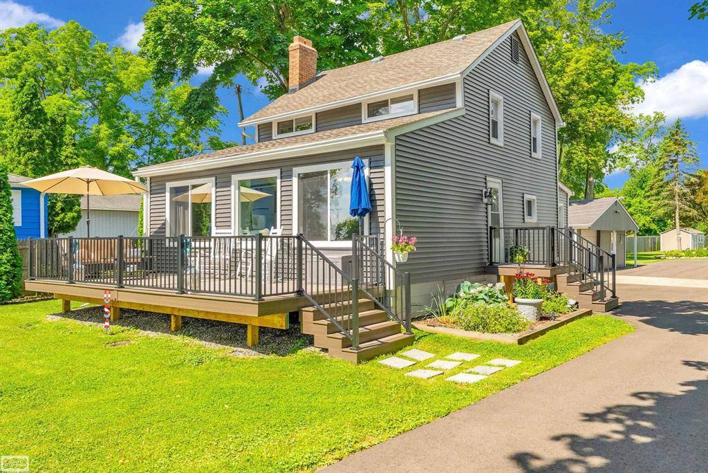 8600 River Road, Cottrellville Twp, MI 48039