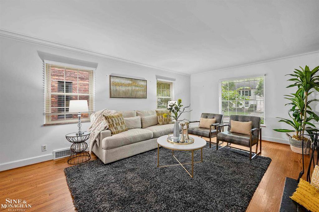 Grosse Pointe Farms, MI 48236,309 Merriweather Road