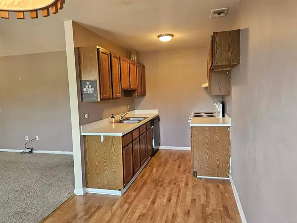 Roseville, MI 48066,17459 Utica Oaks Lane