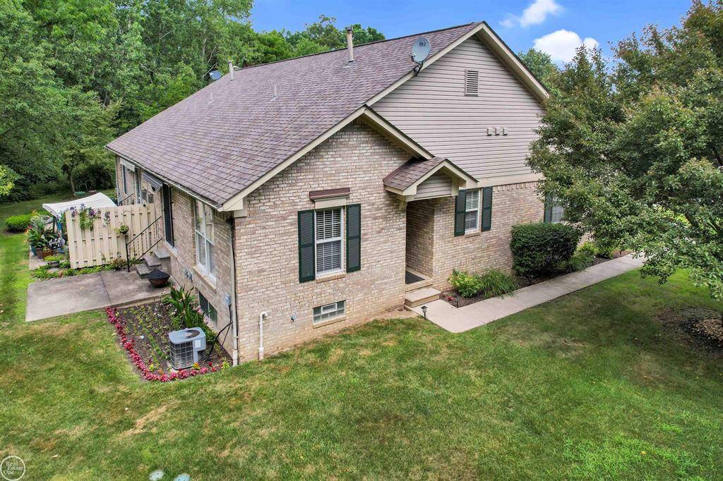Huron Twp, MI 48134,25452 Grove Court