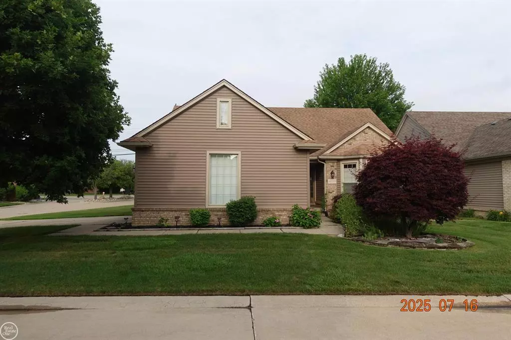 Macomb Twp, MI 48044,46588 PALOMINO Court #1