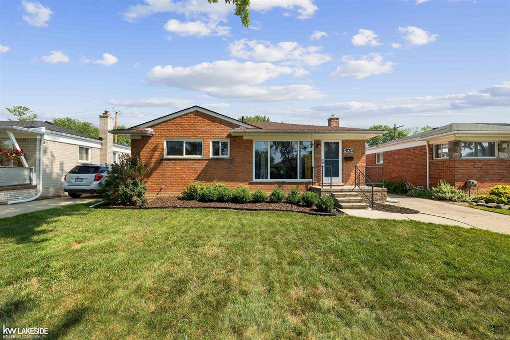 21425 Share Street, St. Clair Shores, MI 48082