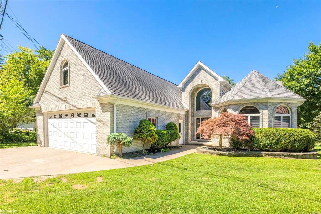 2857 Riverside Drive, Port Huron, MI 48060
