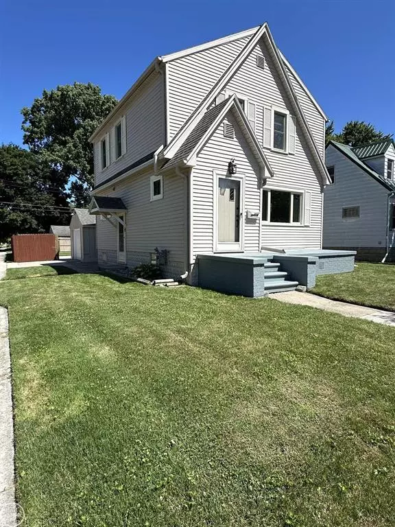 1404 21st Road, Port Huron, MI 48060