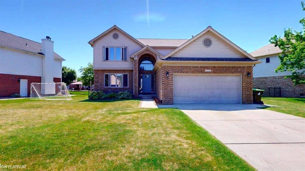 53266 Forestglade Drive, Chesterfield Twp, MI 48047