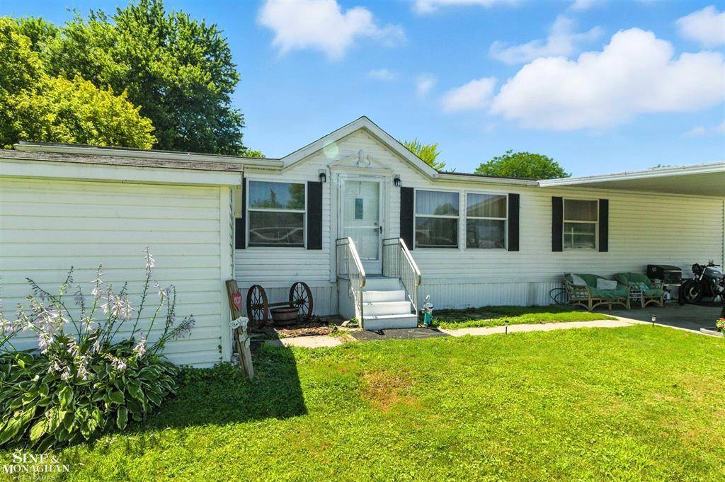 9537 Seaway Drive, Clay Twp, MI 48001