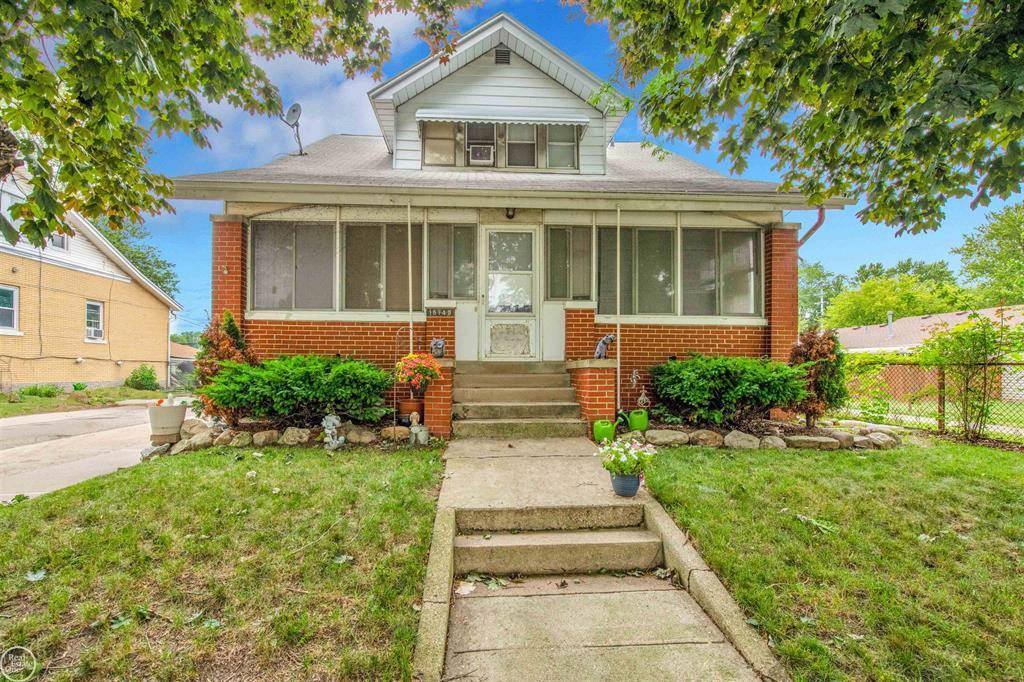 18745 Common Road, Roseville, MI 48066