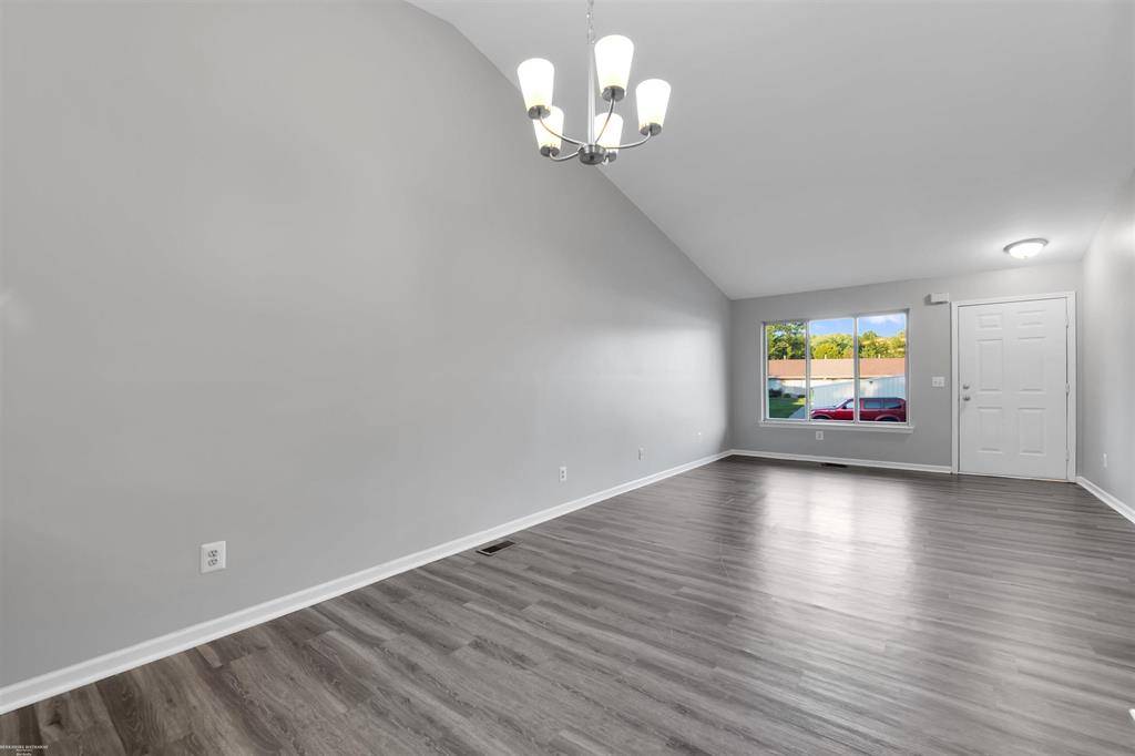 Clinton Twp, MI 48035,22133 Glenwood Street