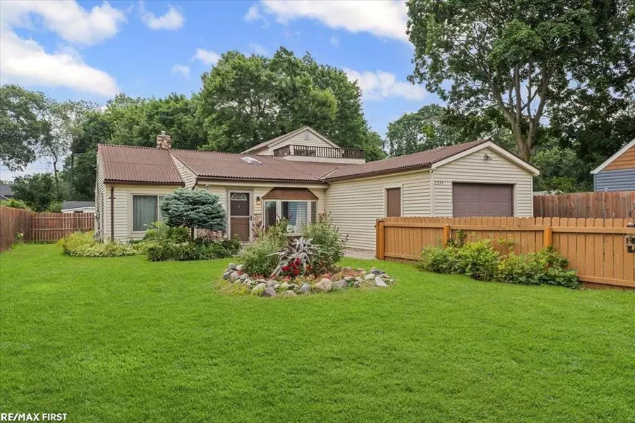 2834 Lansdowne Road, Waterford Twp, MI 48329