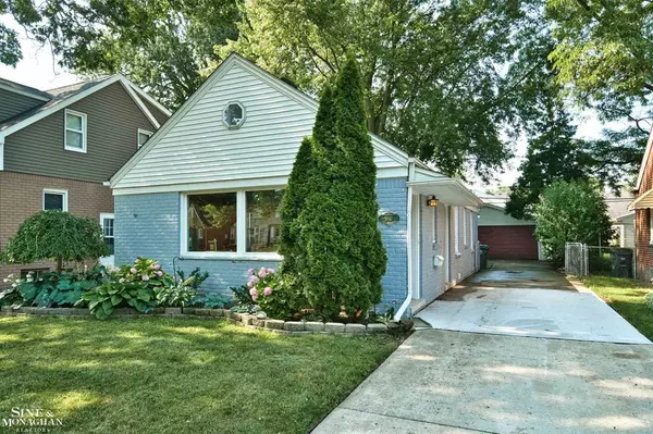 Grosse Pointe Woods, MI 48236,1641 Hampton Road