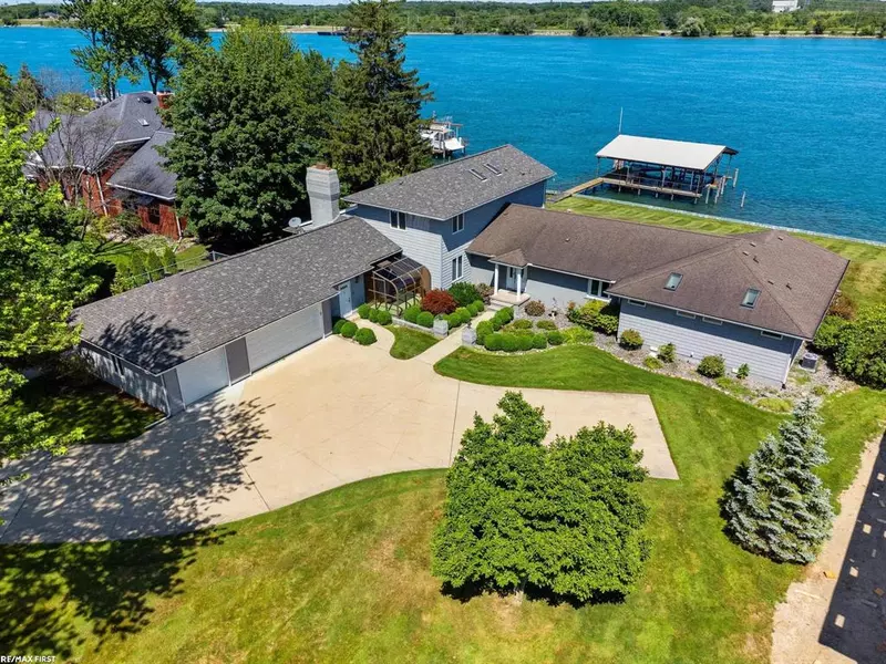 4565 Chamberlain Drive, East China Twp, MI 48054