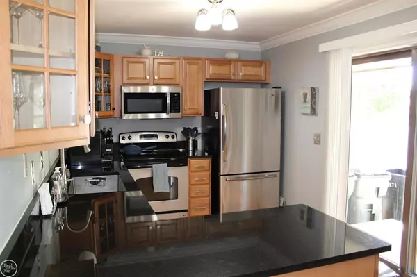 Troy, MI 48083,2671 Roundtree Drive #4