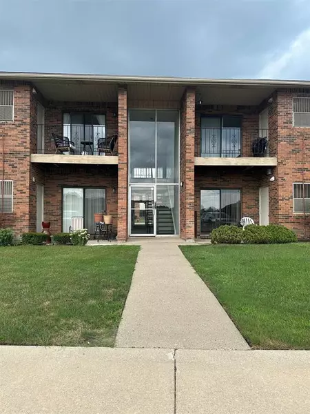 15134 Seagull Drive, Sterling Heights, MI 48313