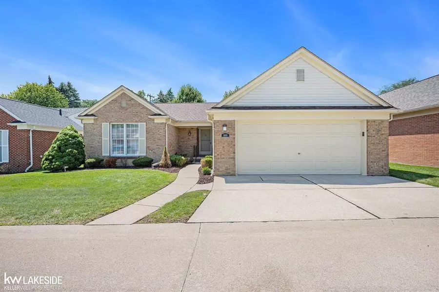18810 Woods Drive, Clinton Twp, MI 48036