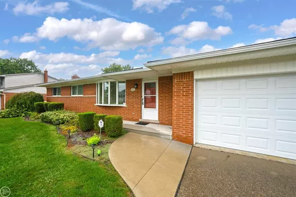 Clinton Twp, MI 48036,23551 Myrtle Street