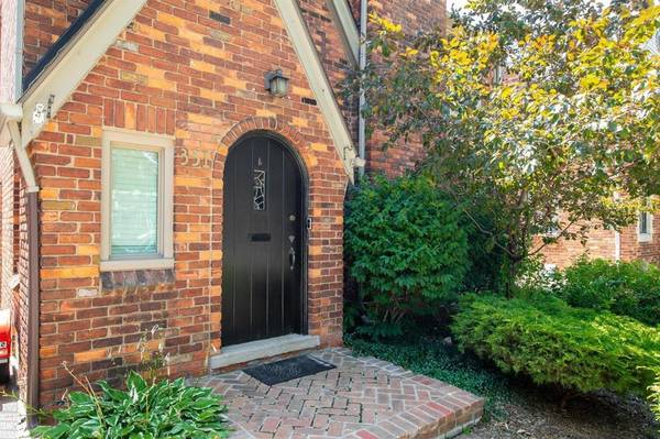 331 McKinley Road, Grosse Pointe Farms, MI 48236