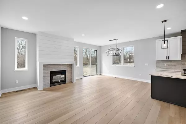 Sterling Heights, MI 48314,5784 Heights Drive Unit 15 / Building 8