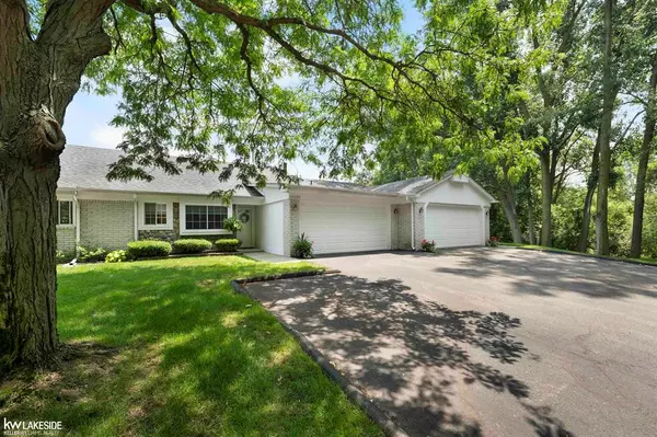 45284 Manor Dr Drive, Shelby Twp, MI 48317