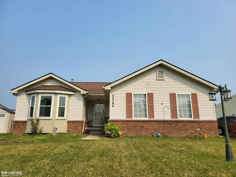35786 Walden Court, New Baltimore, MI 48047