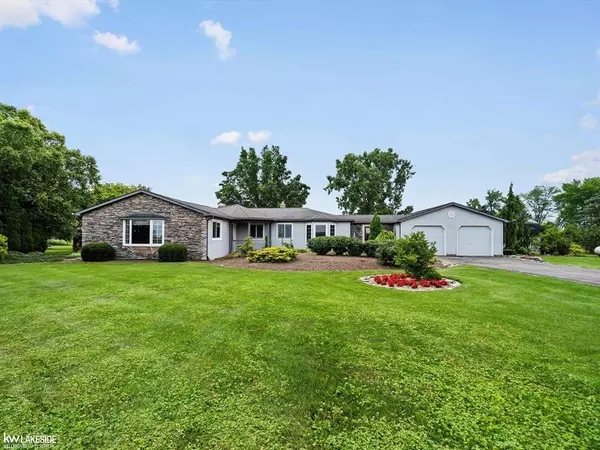 27550 School Section Road, Richmond Twp, MI 48062