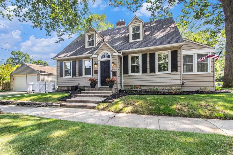 1103 E 5th Street, Royal Oak, MI 48067