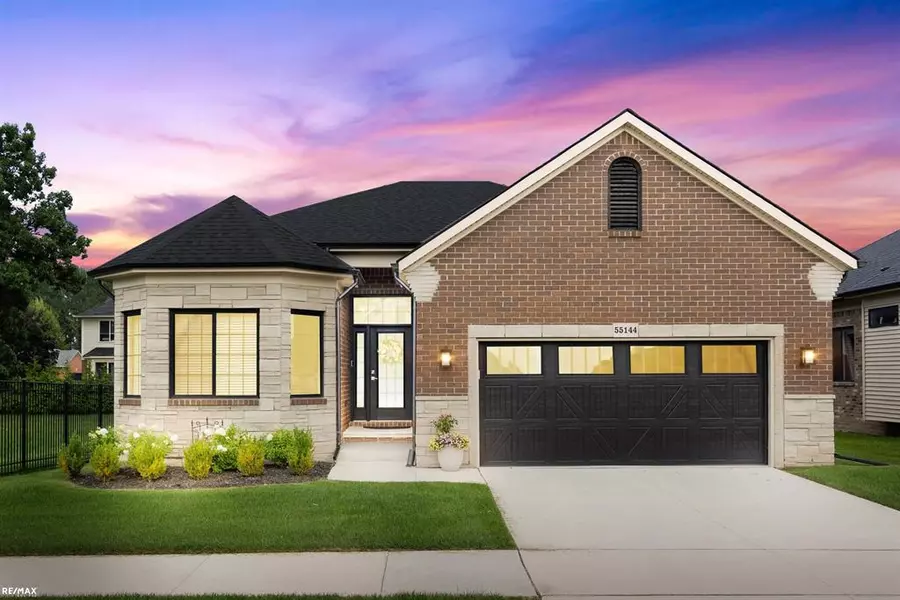 55144 Saint Paul Drive, Macomb Twp, MI 48042