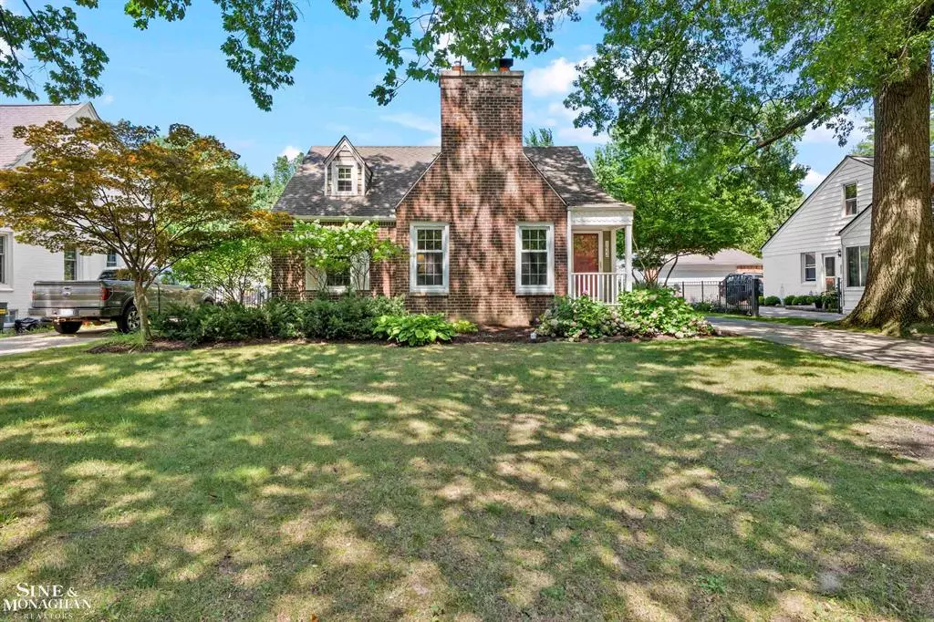 Grosse Pointe Woods, MI 48236,1022 Hampton Road