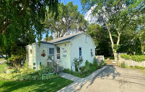 23240 Eureka Avenue, Warren, MI 48091